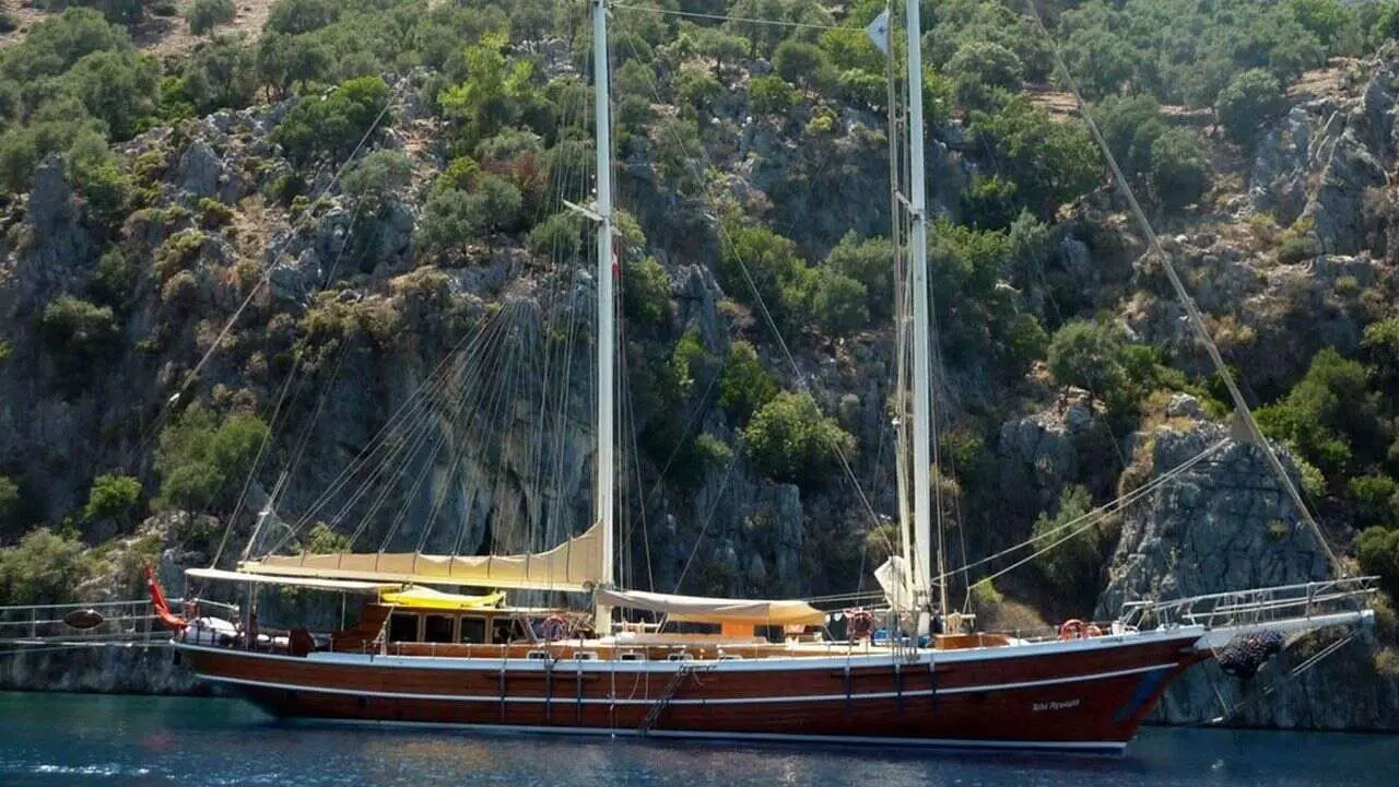 Bibi Aysegül | 6-Cabin Luxury Gulet | Bodrum Charter | Booktheboat